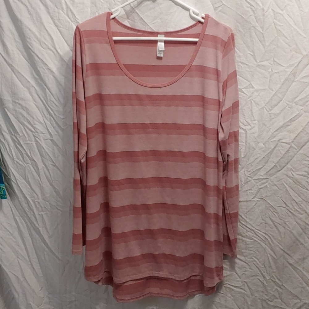 Any Item $10- Send an Offer (Purses Excluded)- Striped LulaRoe Lynnae top